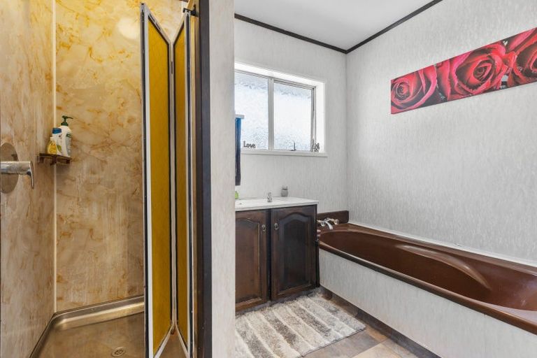 Photo of property in 15 Virginia Place, Whalers Gate, New Plymouth, 4310