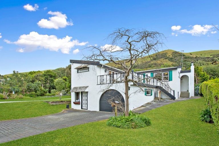 Photo of property in 86 Rawhiti Road, Pukerua Bay, 5026