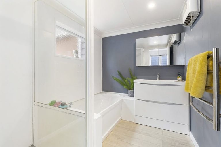 Photo of property in 4b Jasons Place, Churton Park, Wellington, 6037