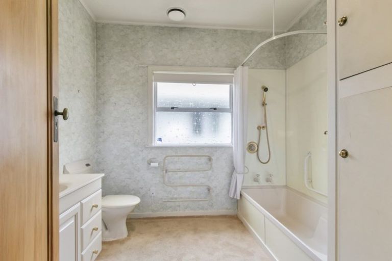 Photo of property in 57 Cambridge Terrace, Waiwhetu, Lower Hutt, 5011