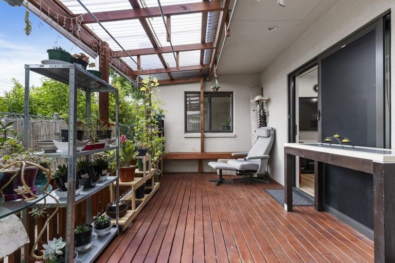 Photo of property in 10/17 Neta Grove, Henderson, Auckland, 0612