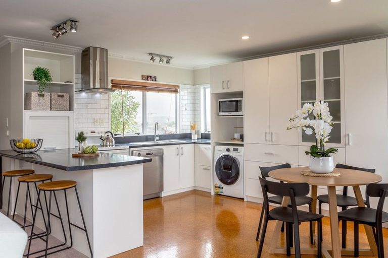 Photo of property in 6 Ngaio Place, Lansdowne, Masterton, 5810