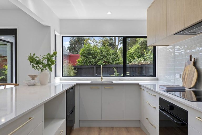 Photo of property in 1/9 Glenstrae Road, Redcliffs, Christchurch, 8081