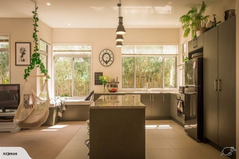 Photo of property in 7 Tee Point, Red Beach, 0932