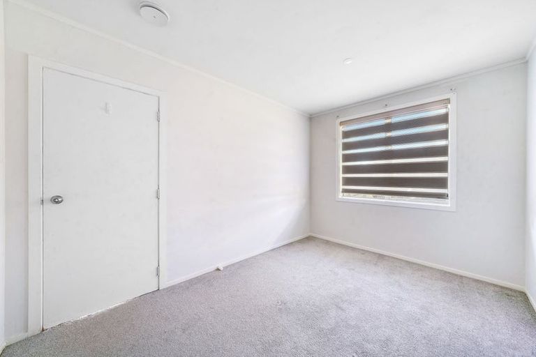 Photo of property in 28 Middlemore Crescent, Papatoetoe, Auckland, 2025
