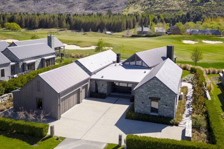 Photo of property in Millbrook Resort, 4 Dalgleish Lane, Arrowtown, 9371