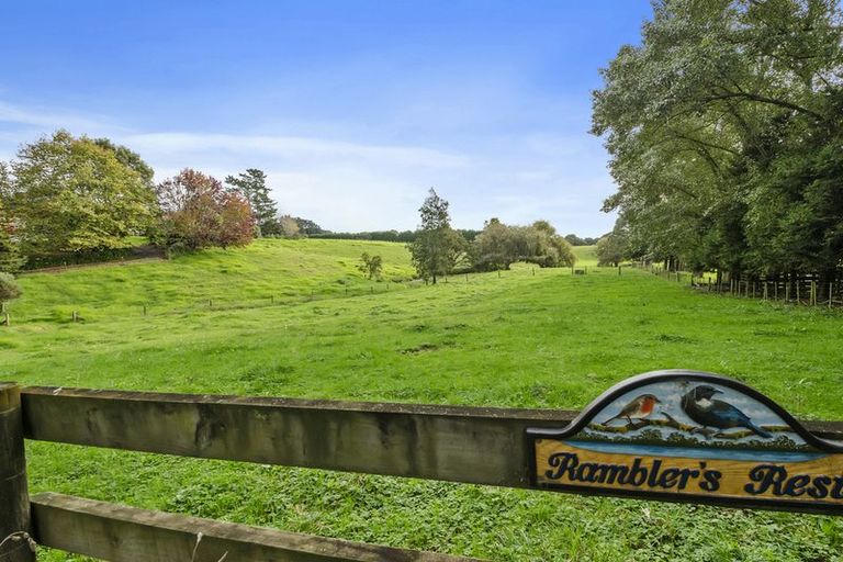 Photo of property in 1184 Waiuku Road, Waiuku, 2681