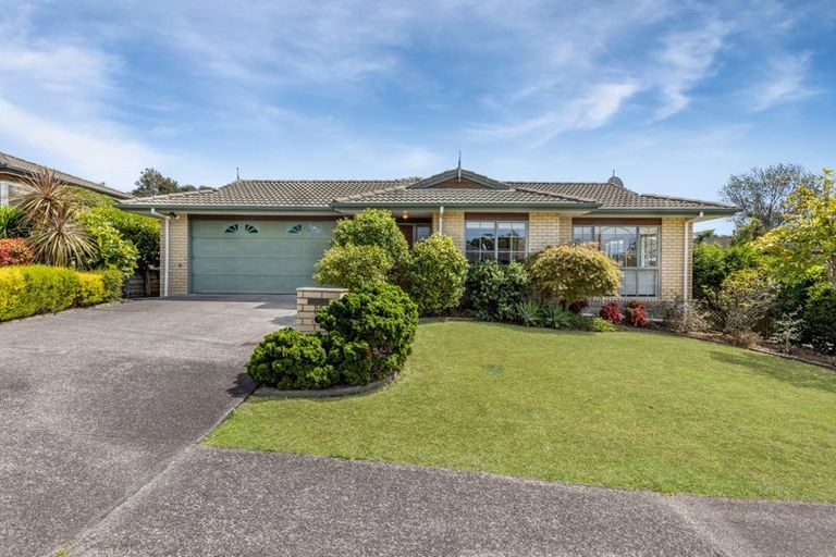 Photo of property in 88 Buscomb Avenue, Henderson, Auckland, 0610