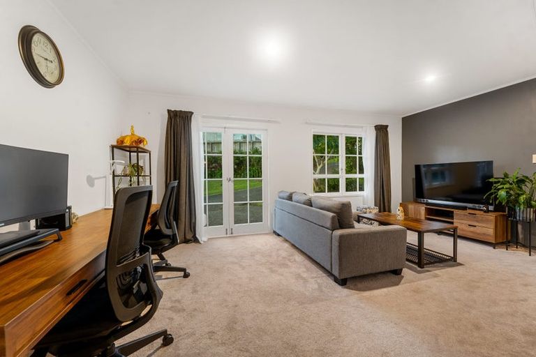 Photo of property in 2/220 East Coast Road, Forrest Hill, Auckland, 0620