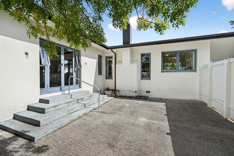 Photo of property in 19 Main Street, Greytown, 5712
