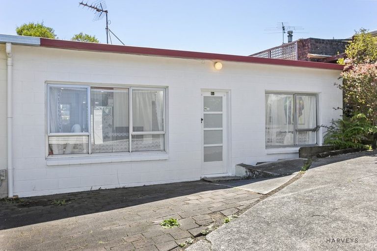 Photo of property in 2/22c Evans Road, Glen Eden, Auckland, 0602