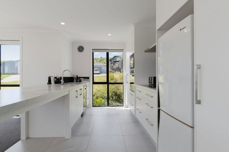 Photo of property in 11 Stingray Drive, Omokoroa, 3114