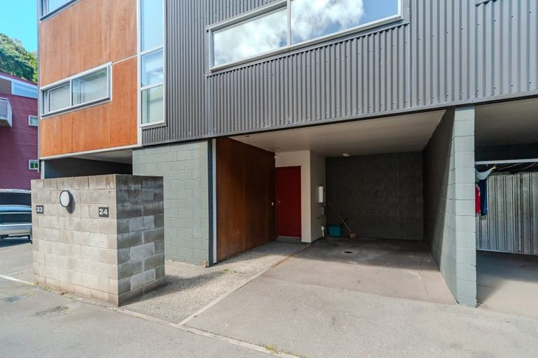 Photo of property in 24/2 Onslow Road, Khandallah, Wellington, 6035