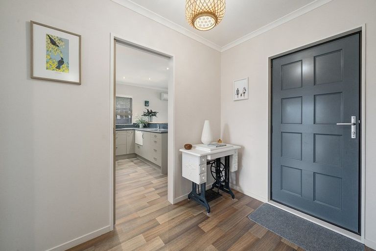 Photo of property in 14 Frances Street, Waikanae Beach, Waikanae, 5036