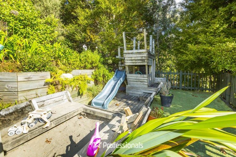 Photo of property in 10 Hobbit Lane, Pinehaven, Upper Hutt, 5371