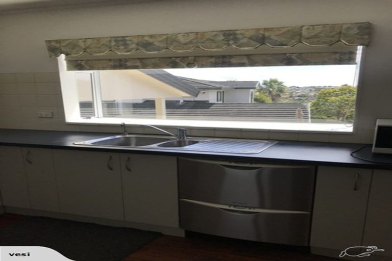 Photo of property in 13a Jacanas Place, Unsworth Heights, Auckland, 0632