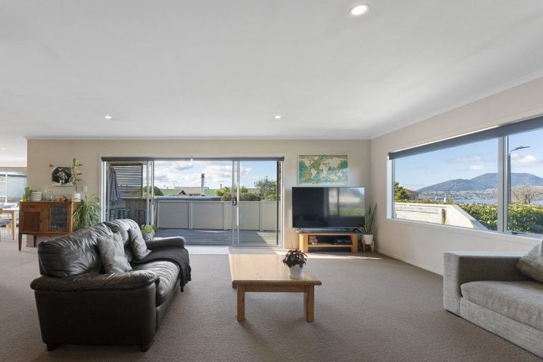 Photo of property in 4 Silich Street, Acacia Bay, Taupo, 3330