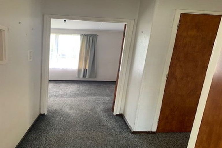 Photo of property in 20 Sullivan Avenue, Mangere Bridge, Auckland, 2022