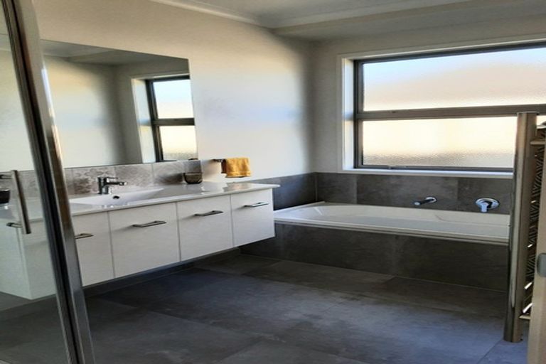 Photo of property in 38 Stevenson Drive, Papamoa, 3118