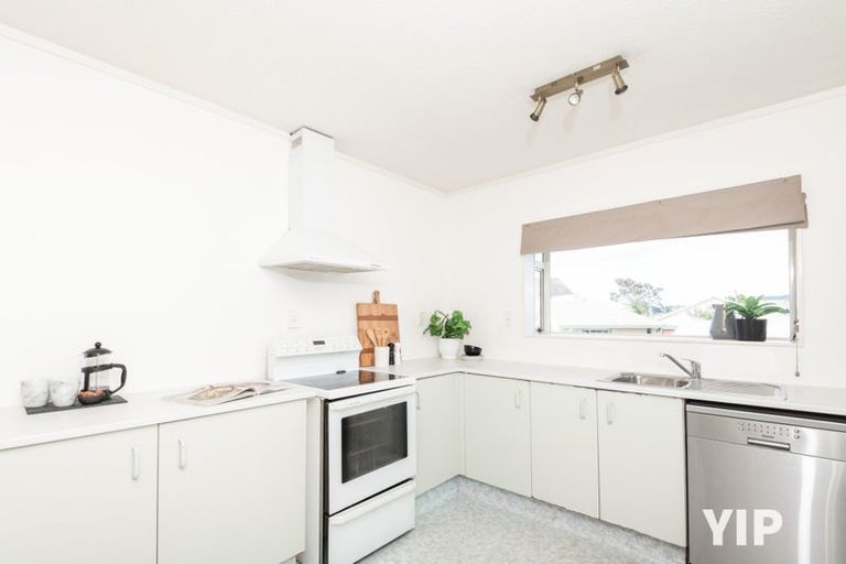 Photo of property in 10 Northwood Close, Woodridge, Wellington, 6037