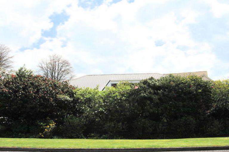 Photo of property in 33 Grand Vue Road, Kawaha Point, Rotorua, 3010