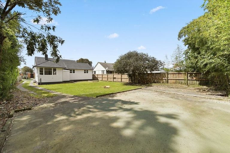 Photo of property in 15 Paul Crescent, Fairfield, Hamilton, 3214