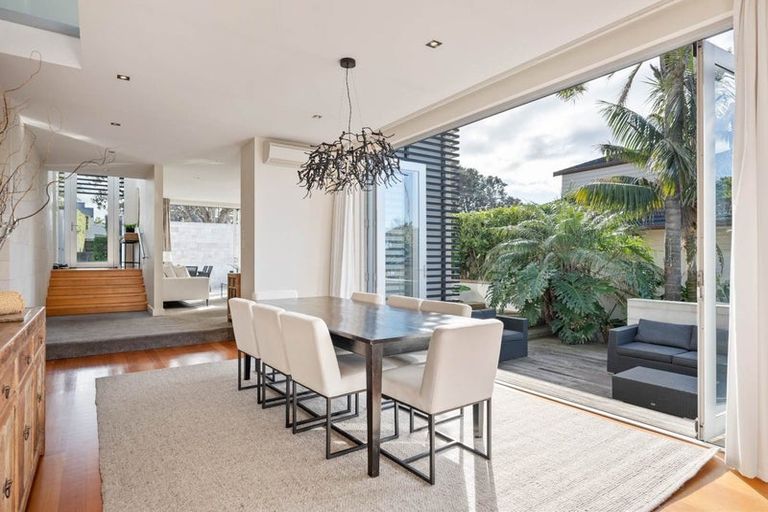 Photo of property in 23 Ocean View Road, Milford, Auckland, 0620