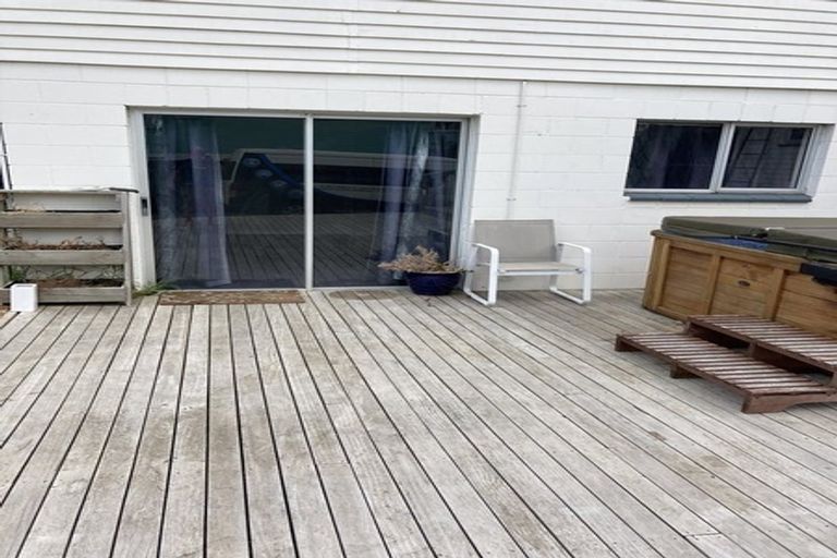 Photo of property in 112 Marne Road, Papakura, 2110