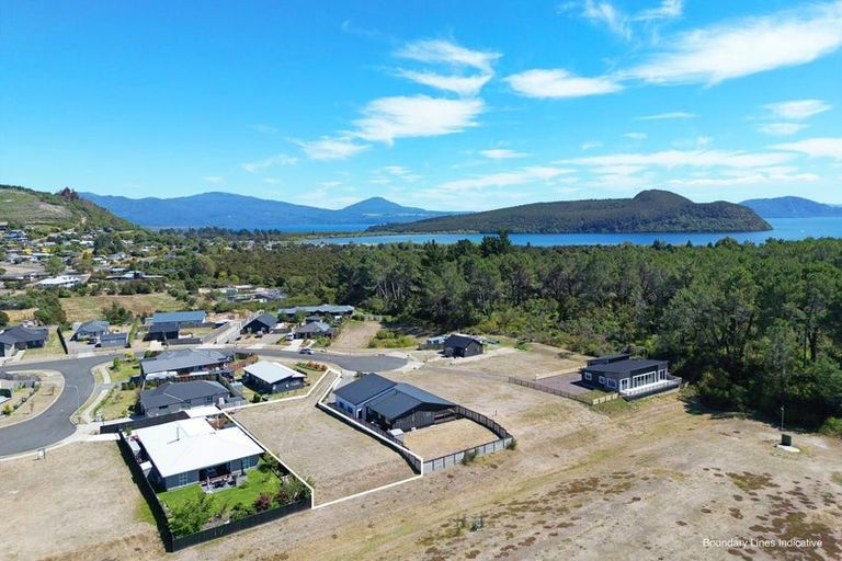 Photo of property in 12 Komahimahi Way, Motuoapa, 3382