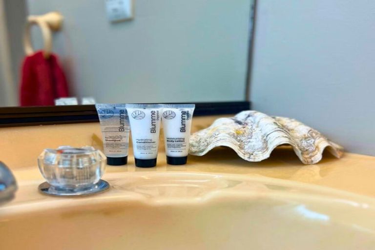 Photo of property in 5 Bayview Drive, Waikawa, Picton, 7220