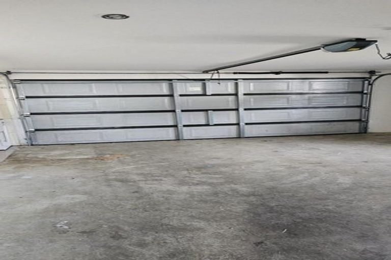 Photo of property in 10 Vino Cina Heights, Ranui, Auckland, 0612