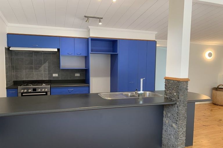 Photo of property in 280 Te Moana Road, Waikanae, 5036