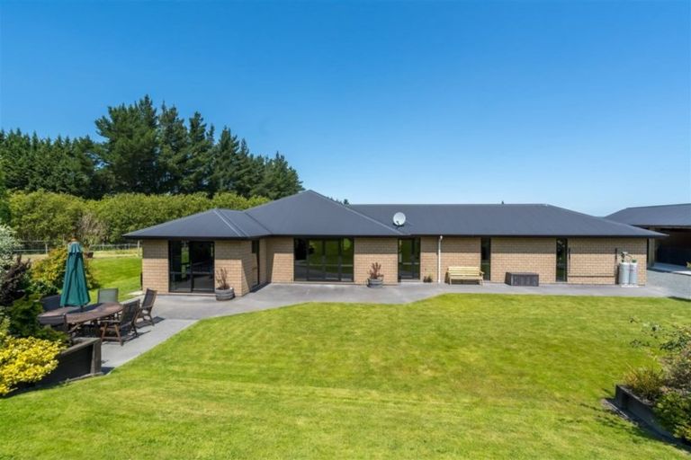 Photo of property in 38 Tara Hills Drive, North Taieri, Mosgiel, 9092
