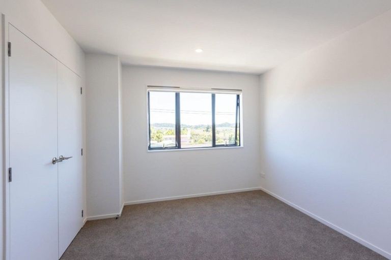 Photo of property in 3/122 Pooks Road, Ranui, Auckland, 0612