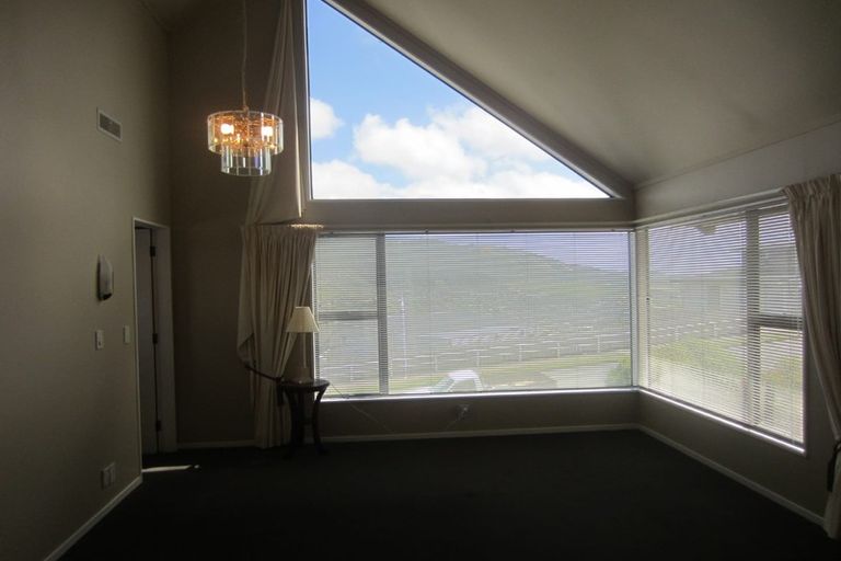 Photo of property in 99 Woodman Drive, Tawa, Wellington, 5028