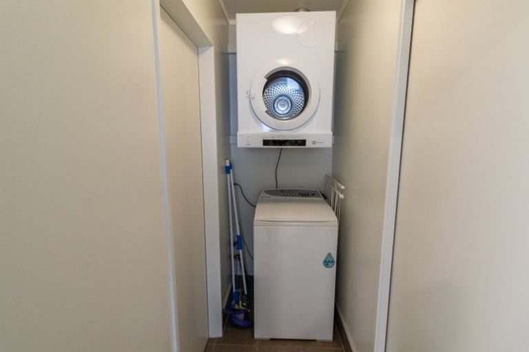 Photo of property in 123 Marine Parade, Seatoun, Wellington, 6022