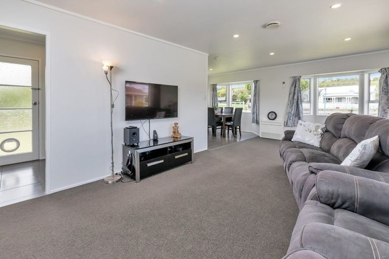 Photo of property in 1 Belton Place, Hikurangi, 0114