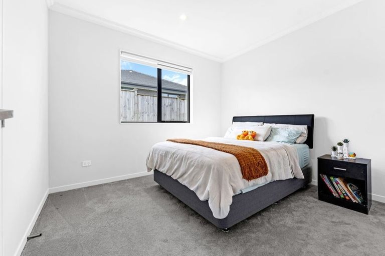 Photo of property in 98 Harriet Johnston Drive, Pokeno, 2402