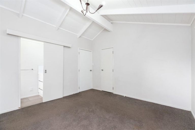 Photo of property in 2/6 Eden Street, Mangere East, Auckland, 2024