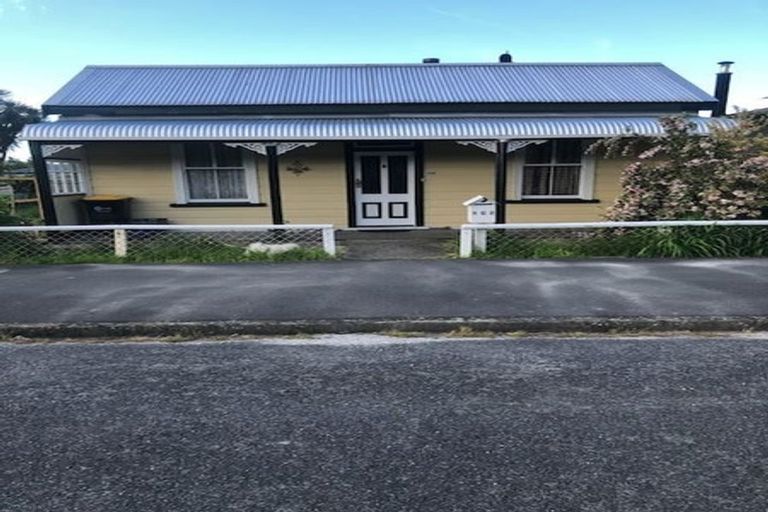 Photo of property in 102 Broadway, Reefton, 7830