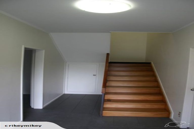 Photo of property in 1/22 Tui Glen Road, Birkenhead, Auckland, 0626