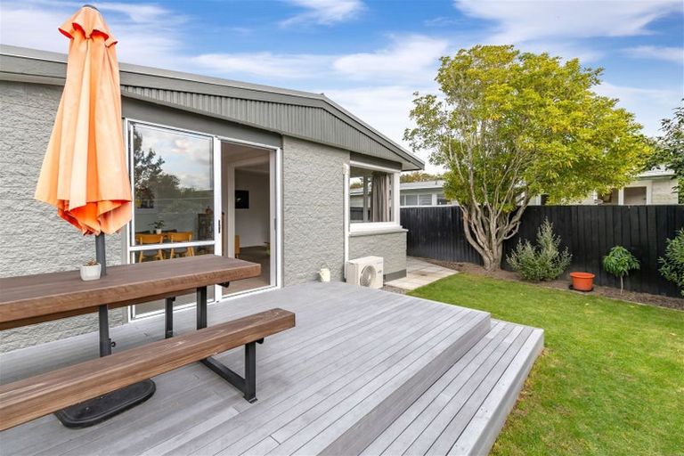 Photo of property in 35 Prestons Road, Redwood, Christchurch, 8051