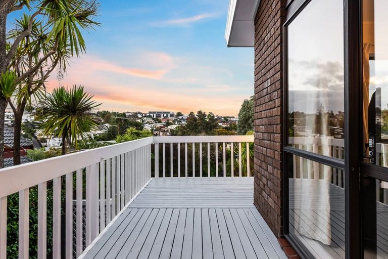 Photo of property in 2/42 Beulah Avenue, Rothesay Bay, Auckland, 0630