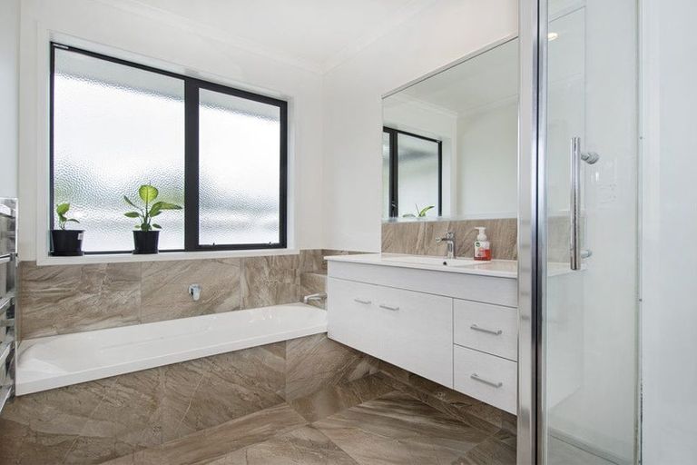 Photo of property in 4 Rolling Stone Rise, Tikipunga, Whangarei, 0112