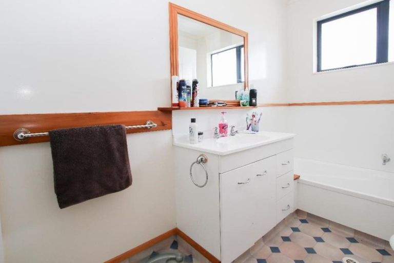 Photo of property in 26 Balloch Street, Fairfield, Hamilton, 3214