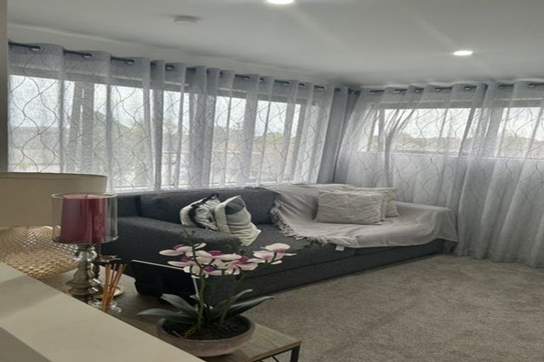 Photo of property in 43c Beach Road, Pahurehure, 2113