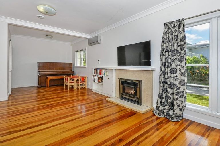 Photo of property in 214 Onewa Road, Birkenhead, Auckland, 0626