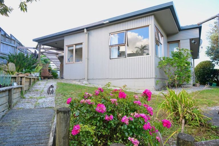 Photo of property in 11 View Road, Shelly Park, Auckland, 2014
