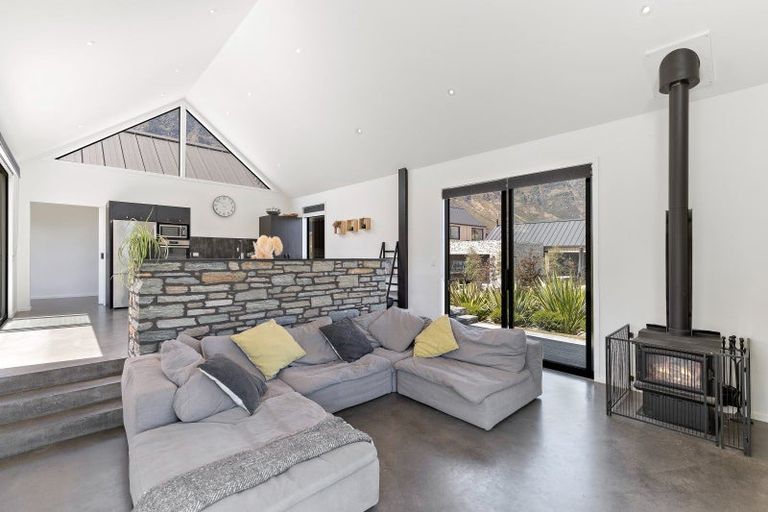 Photo of property in 13 Hackett Road, Jacks Point, Queenstown, 9371