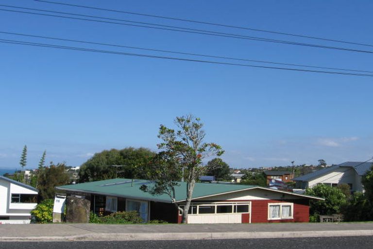 Photo of property in 2/16 Law Street, Torbay, Auckland, 0630